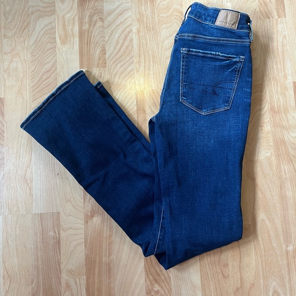 AE High Waisted Skinny Kick Jean Size 2 - Picture 4 of 6